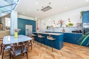 Newly renovated 4 bed home - North London